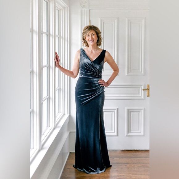 Dresses & Skirts - Revelry Dawson Velvet Dress